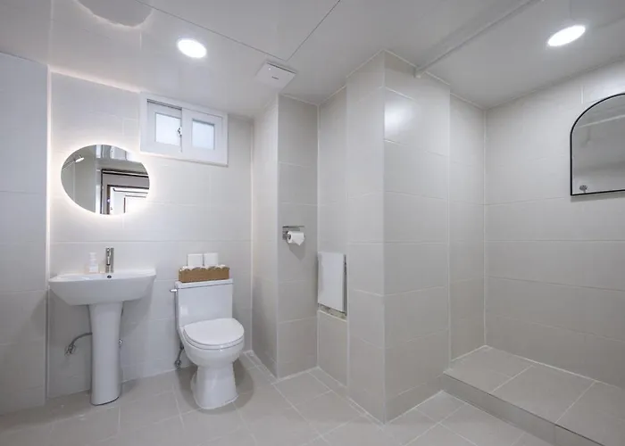 아파트 Opening January 2026, 5 Minutes On Foot From Station, Up To 20 People, 7qbed, Welcome Food